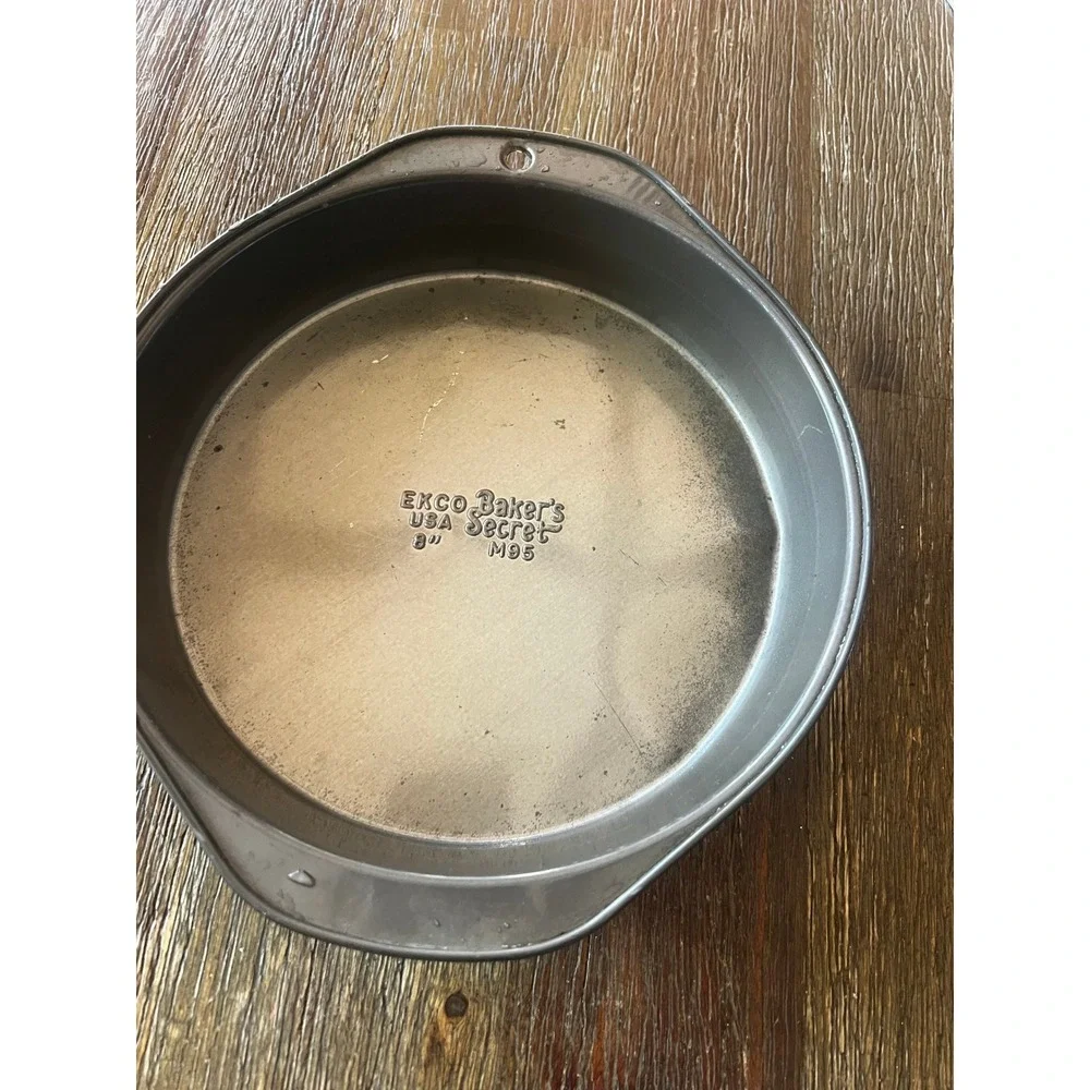 Vintage EKCO Baker's Secret 8 Inch Round Cake Pan M95 USA Steel Non-Stick Gray